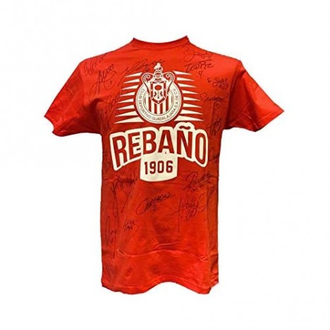 Chivas Guadalajara Soccer red t-Shirt with Autographs – Playera Chivas de Guadalajara con autógrafos de jugadores.